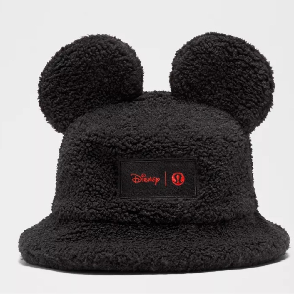 NWT Disney x lululemon
Textured Fleece Bucket Hat Black - Picture 3 of 5